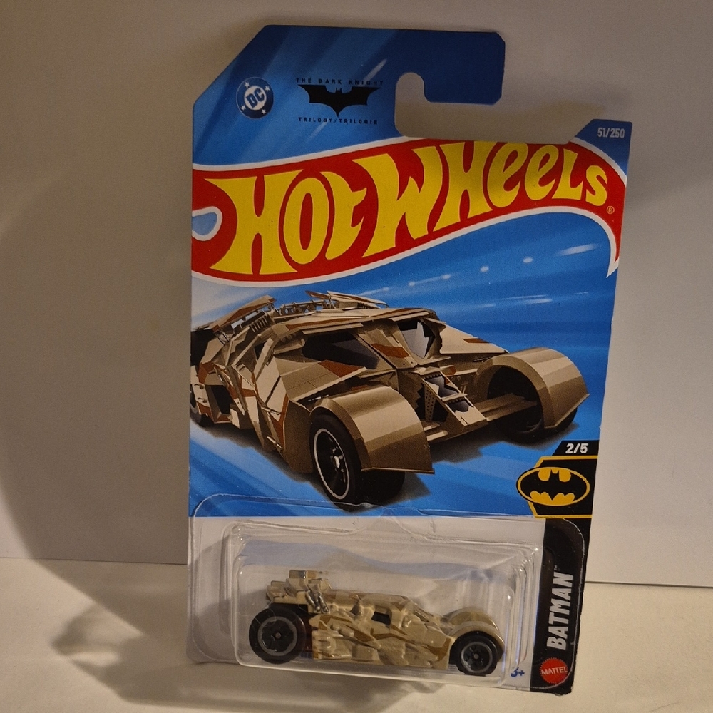 1D4 Hot Wheels Batman Tan Vehicle